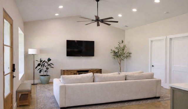 Brand new 3 acre retreat with gated entry - Long Term Only