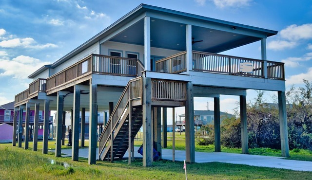 Brand new 3-bedroom beach house, just a few blocks from the ocean
