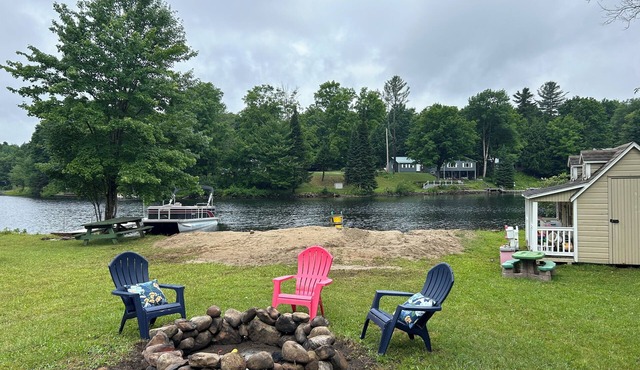 BRAND NEW 3-bedroom home with large beach on Higley Flow