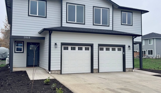 Brand new 3 bedroom 2 1/2 bath home in desirable North Albany