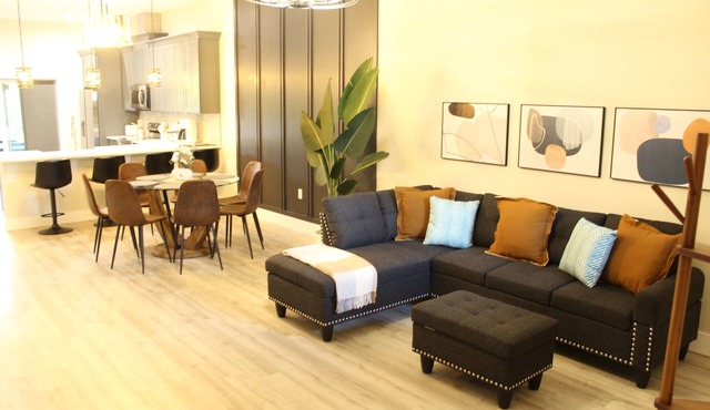 Brand New 3 bedrooms, 2 baths, 2 car garage home in Palm Coast 14 min. to Beach