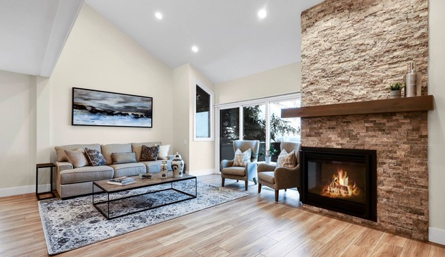 BRAND NEW 3 Bdr Ski Condo w/hot tub minutes to Alta,Snowbird,Solitude,Brighton