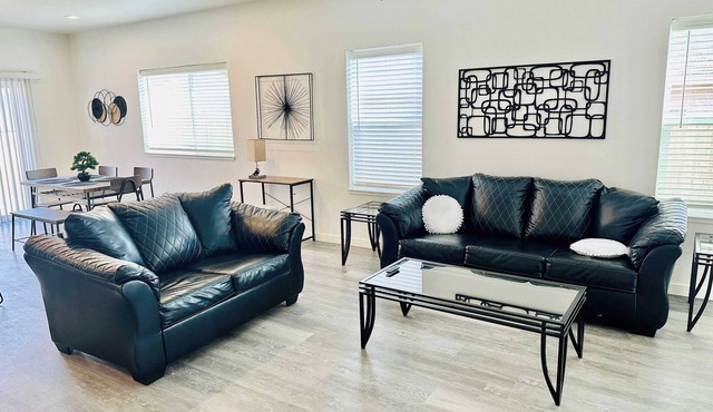 Brand New 3Bedrooms Fernley-20 Min to USA Pkwy/2Bath/Pets OK/Sleeps14