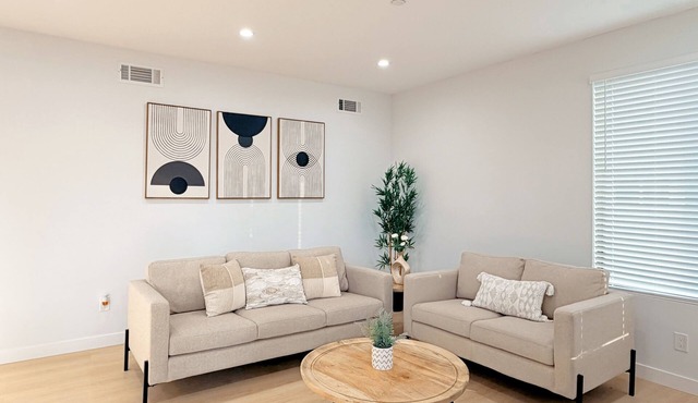Brand New 3BR Home Fast WiFi Parking Near Pasadena