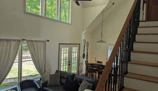 Brand new 3BR home on 10 wooded acres near Lake Lanier