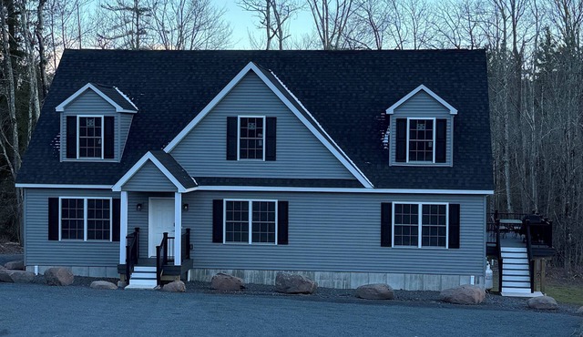 Brand New 3BR House with 7 Seat Hot Tub minutes to Hunter