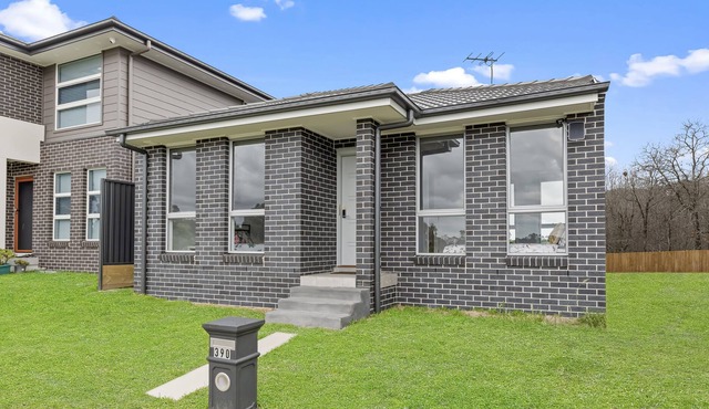 Brand New 3Br One-Level House with WiFi & Parking