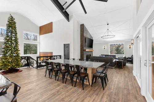 Brand New 4000 SF Vacation Home on 53 acres!