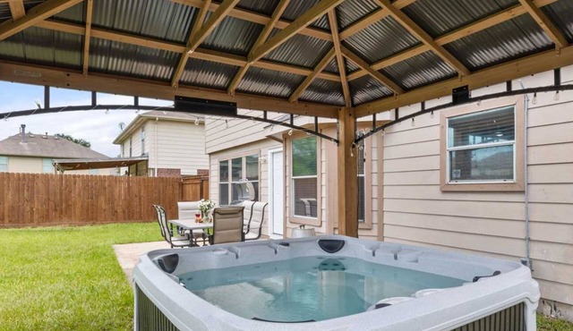 Brand New 4Bd 2Baths Home With Hot Tub