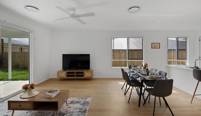 Brand-new 4BR modern family home @Park Ridge