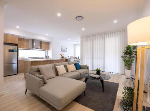 Brand New 4Bs Home near Shops and Park at Greenbank