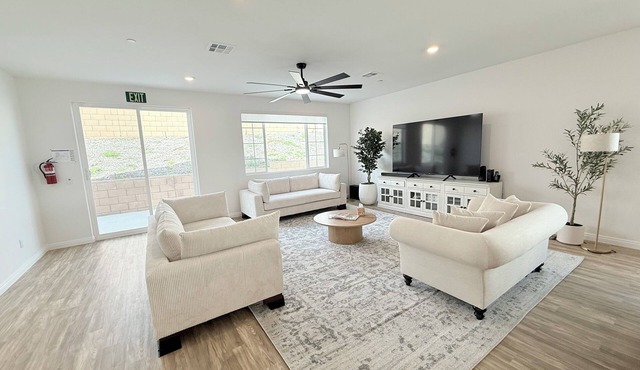 Brand New 5-bedroom house in charming Homeland with AC, WiFi. Enjoy your stay