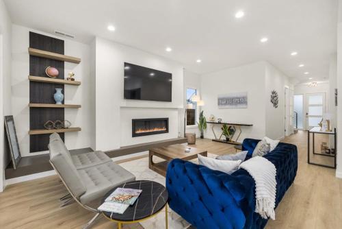 Brand New 5BR Home - Fenced Yard and Ample Parking