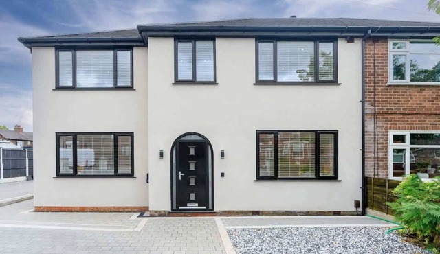 Brand New 6 Bedroom Home in Greater Manchester