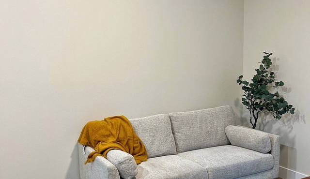 BRAND NEW - Adorable 1-bedroom house with AC in lovely Vancouver. Creekside!