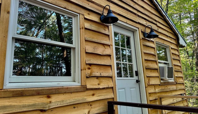 Brand New All Season Cabin Rental w/Snowmobile Trail Access