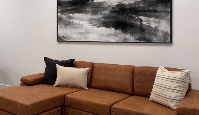 Brand New Amenity-Rich Apt | 20Mins To NYC
