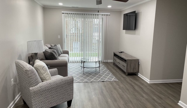 Brand New Apartment 1bd/1bth unit w/washer