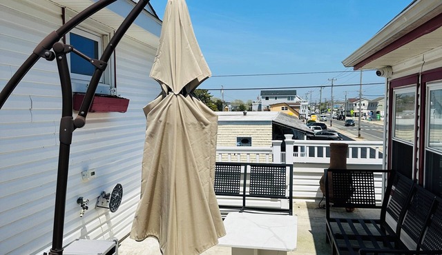 Brand-new Asian Wood style 4 Bedroom in Surf City