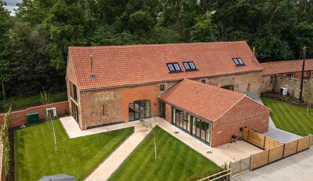 Brand new barn conversion. Perfect location for North Norfolk Coast.