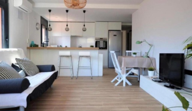 BRAND NEW & BEST LOCATION!!! SPOTLESS APARTMENT