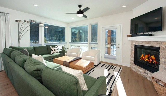 BRAND NEW Beautifully finished Clearwater Loft with Hot Tub
