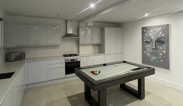 Brand new build - 4 bed stunner - EV Charge point - Pool Table