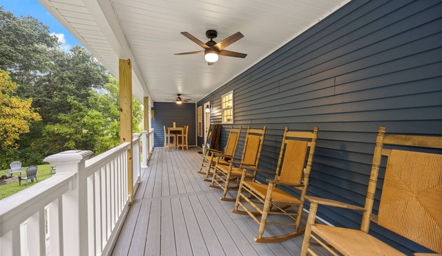 Brand New Build - Farm - Near Lake - Pet Friendly - Hot Tub