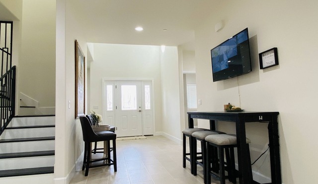 Brand new built 2022, 15 mins to Disneyland