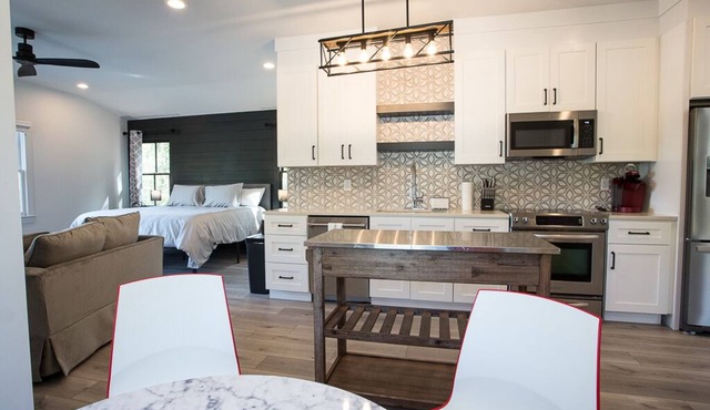 Brand New Bungalow on Lake Lanier!