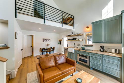 Brand-New Cabin 5 Wooded Acres, 4 Mi to Ligonier!