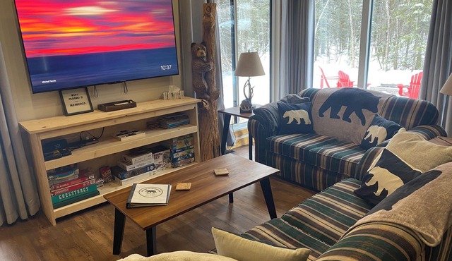 Brand new cabin at Balsam Harbour near Grand Beach w/hot tub & woodstove