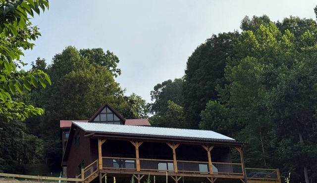 Brand new cabin with HOT TUB, Dock & Lake Access
