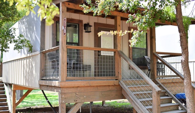 Brand new Cabin with Pool, hot tub, kayaking, paddle boarding & hiking! - SG8