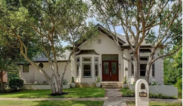 BRAND NEW!Central DFW, Slps 12, Pool, 1 Acre, 4 bed 5 bath