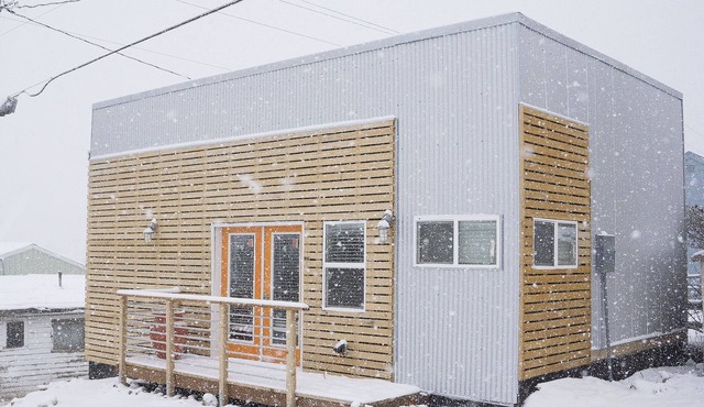 BRAND NEW, CENTRALLY LOCATED ONE BLOCK FROM YELLOWSTONE NP.