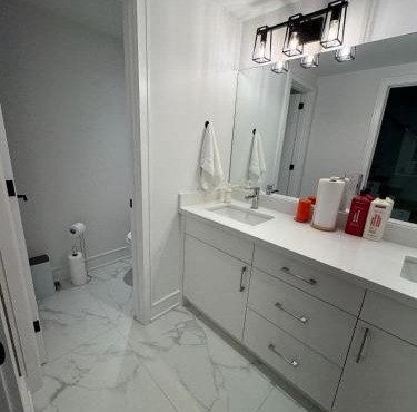 Brand New Chic Townhouse in Toronto close to Yonge