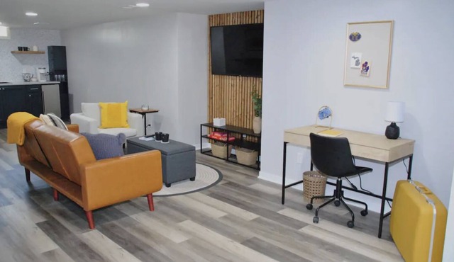 Brand New Clean Unit, steps to The Big House