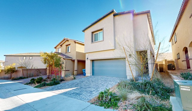 Brand-new comfortable home with smart TVs, full kitchen, patio - great location
