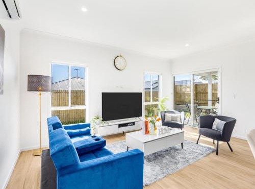 Brand New Comfy Home 4Bedroom designer furniture