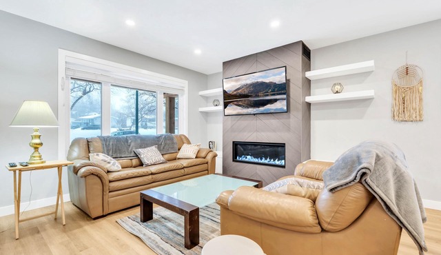 Brand New Comfy Inner City Oasis