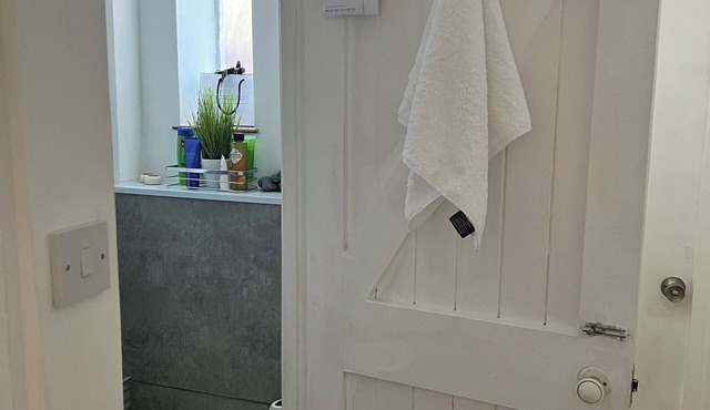 Brand new Cosy Studio Flat