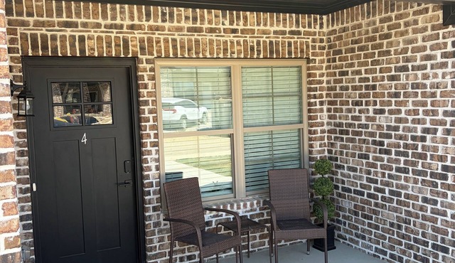 Brand new Cozy 2-bedroom condo in beautiful Berea