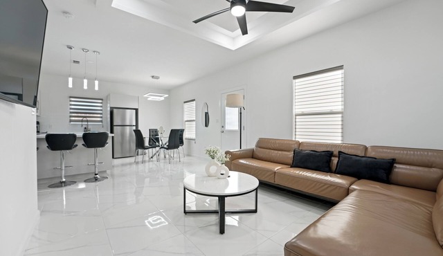 Brand NEW Cozy 3 Bedroom Apartment conveniently located in Pharr-McAllen area!