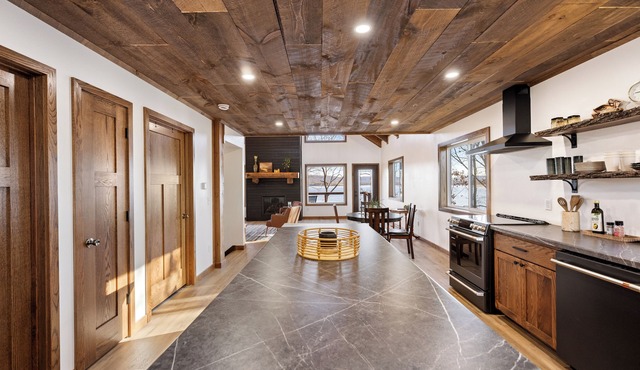 BRAND NEW cozy cabin in Wabasha on the backwaters of the Mississippi River