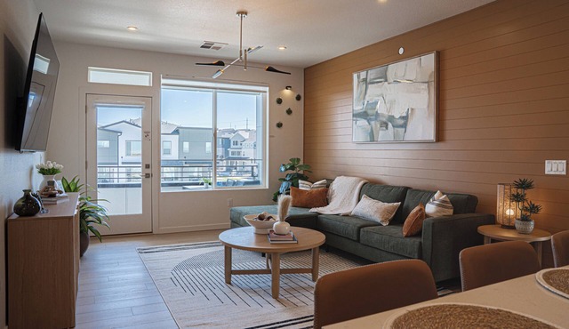 Brand New, Cozy & Modern Condo – Dogs Welcome!