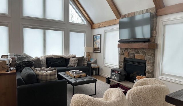 BRAND NEW Designer Cottage/Chalet in Blue Mountain