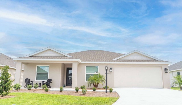 Brand New Designer Home!- 5 minutes from East Port