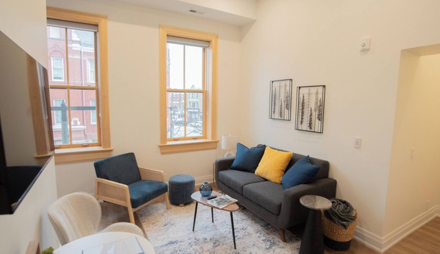 Brand New! Downtown Stratford - The Blowes Inn - Suite 2B Queen Bed