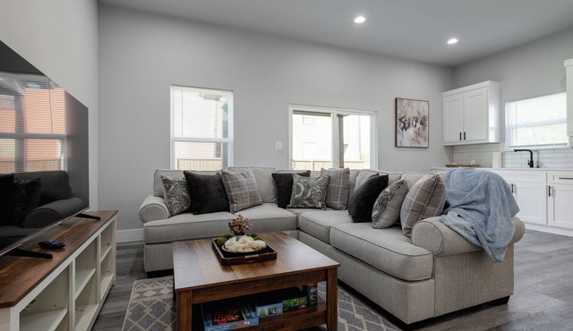 Brand New Duplex Near Downtown!